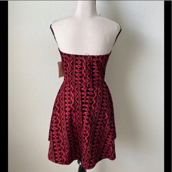 Coveted Clothing Abstract Sweetheart Dress - Picture 3 of 6